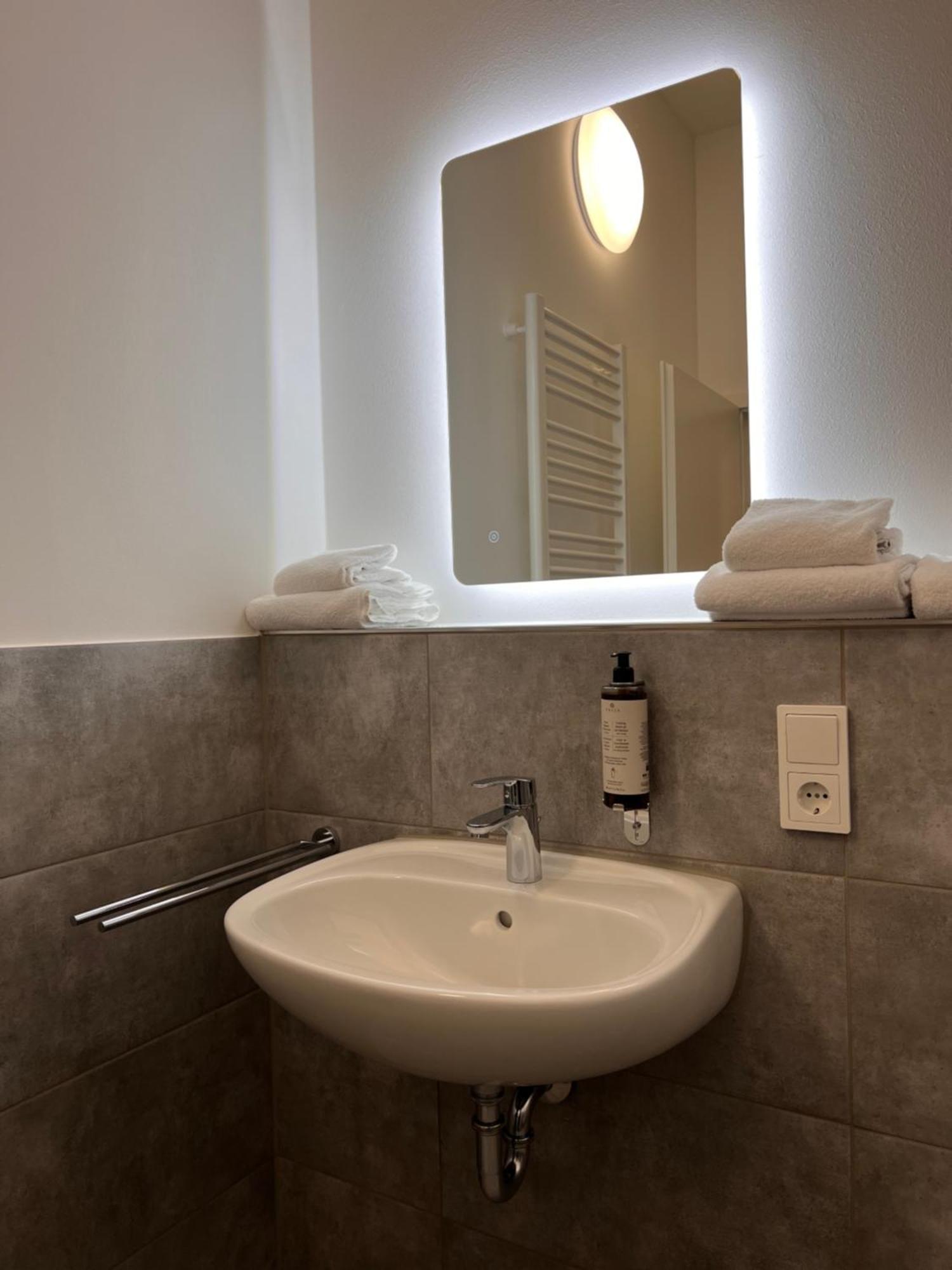 24Seven Apartments - Self Check-In Altdorf  Luaran gambar